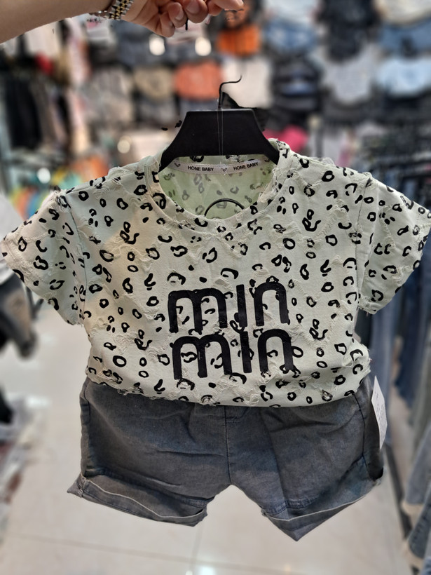 ست تیشرت و شورت لی طرح miu miu وارداتی بچگانه اسپورت